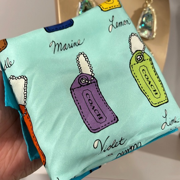 Super Rare Coach Hangtag Square Scarf - Picture 14 of 14